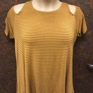 Xl cold shoulder shirt